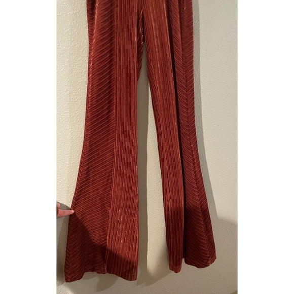 Free People Slim Pull-on Velvet Flares - Size XS - Picture 4 of 8